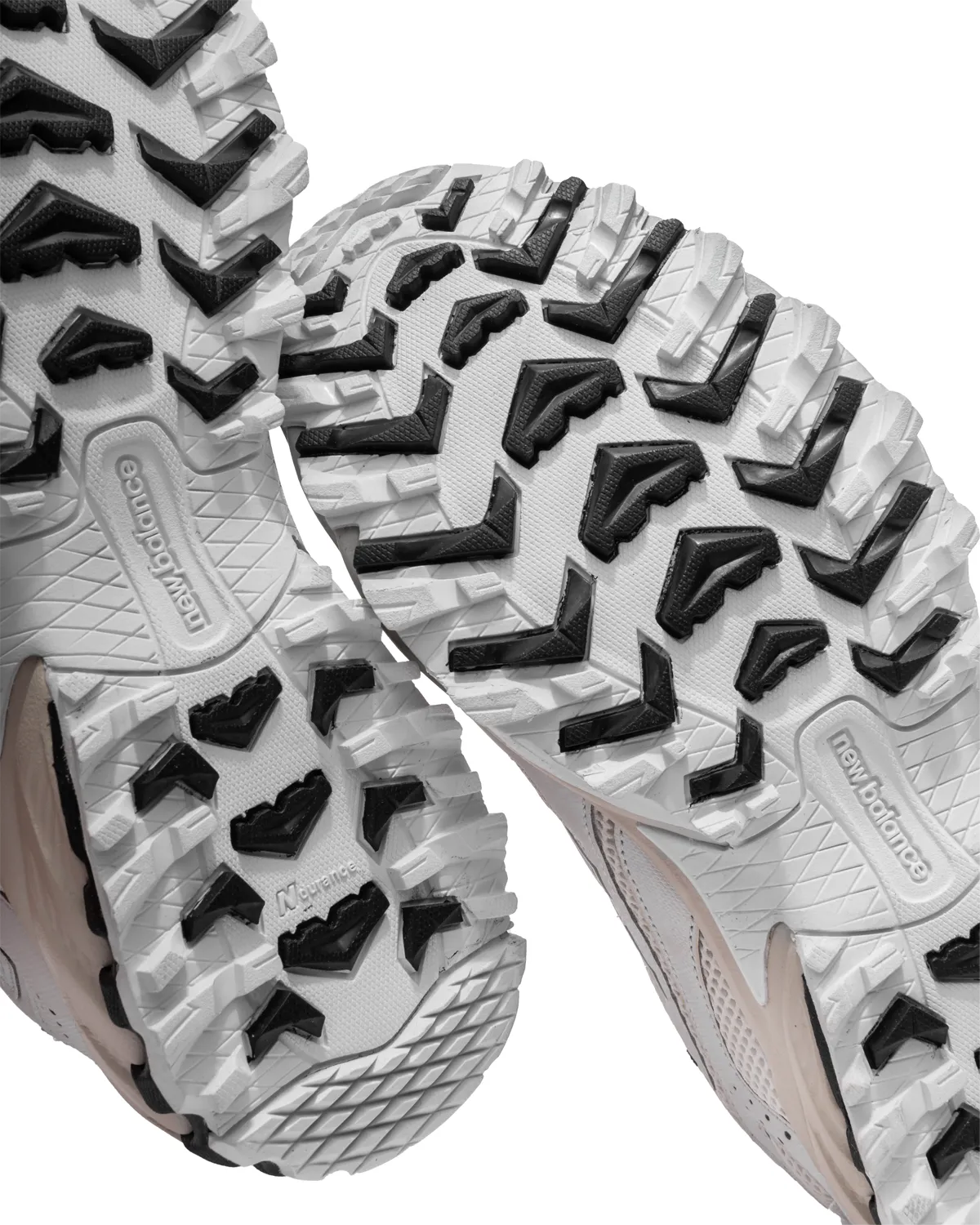 610T Nimbus Cloud/White/Black