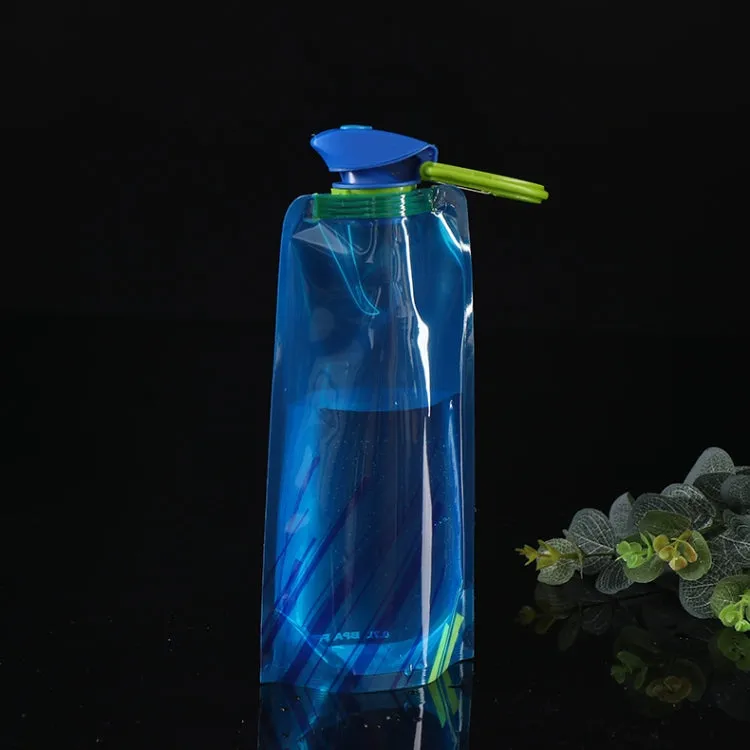 700ml Outdoor Sports Collapsible Kettle Leakproof Drinking Water Bag with Carabiner(Black)