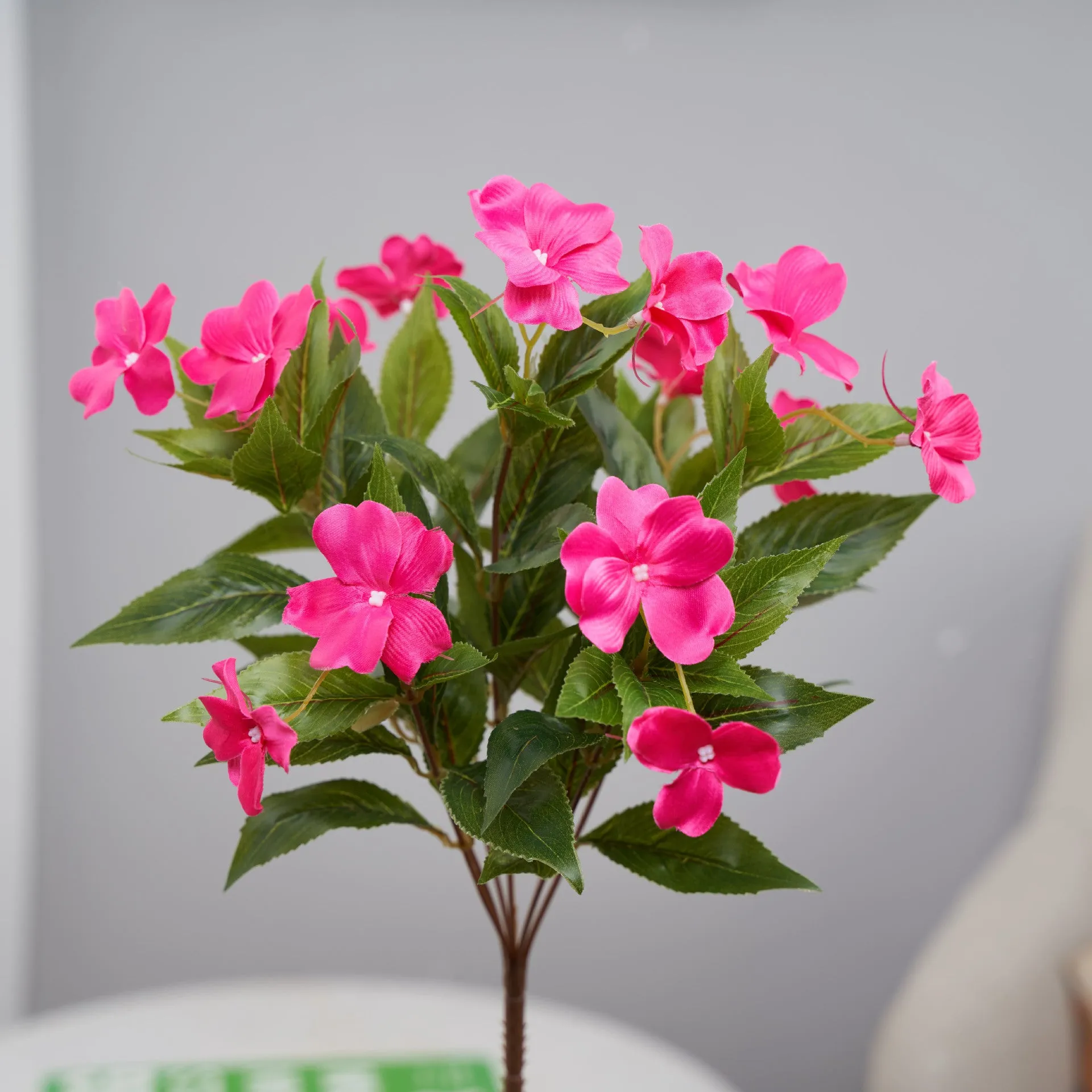 Clearance Bulk Artificial Impatiens Bush Bouquet Flowers for Outdoors UV Resistant Plants Bush Wholesale