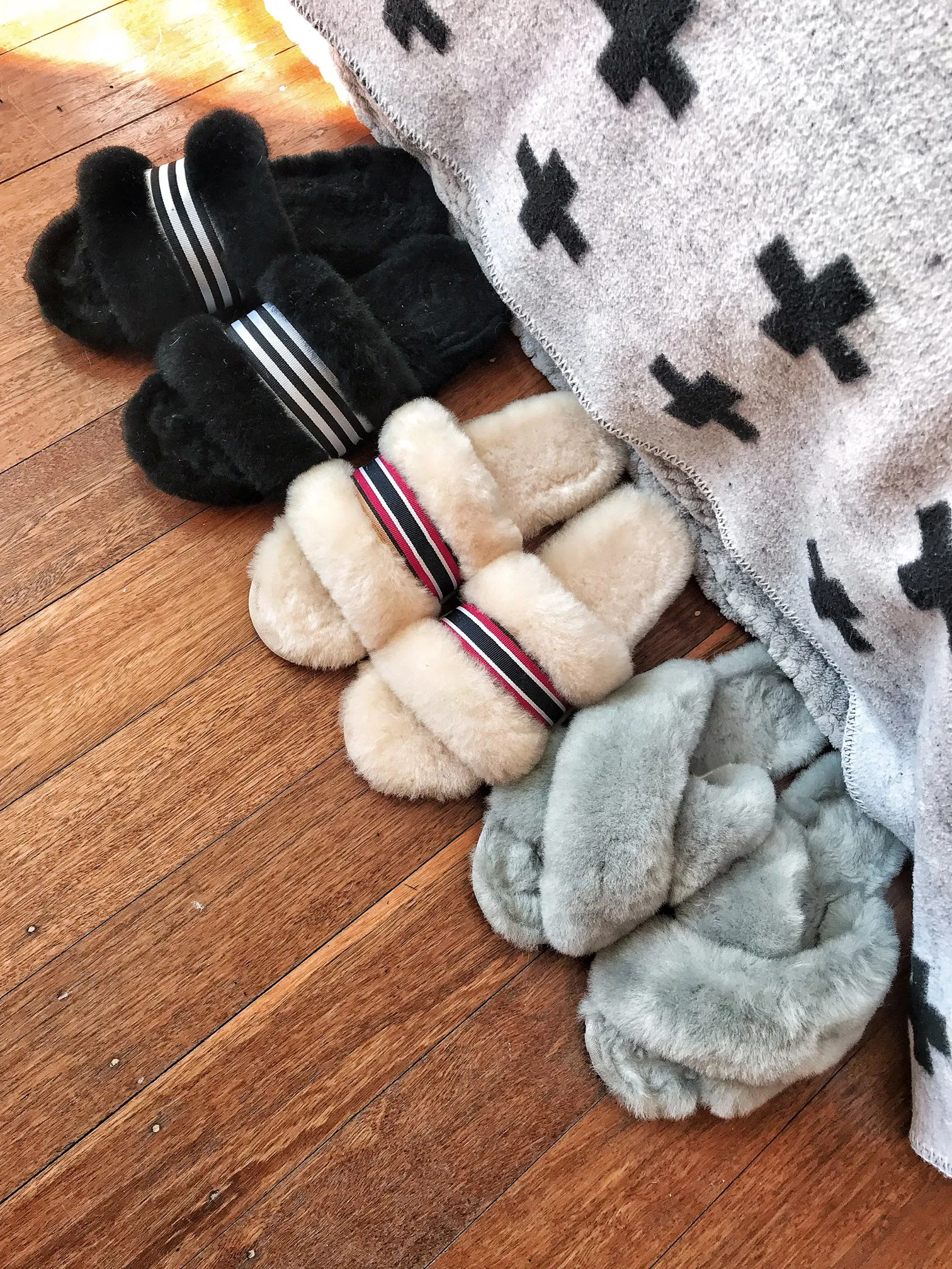EMU Australia Shearling "Wrenlette" Slides (Natural)