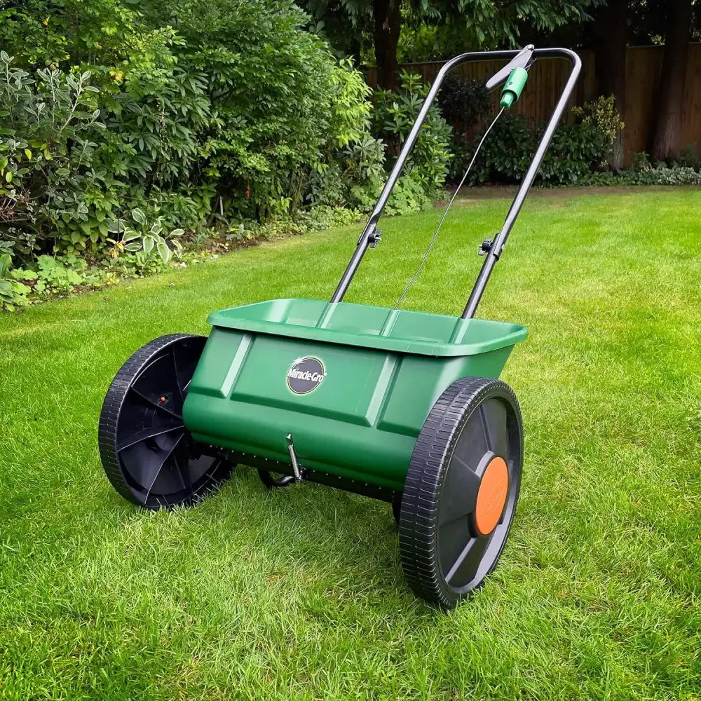 Evergreen Miracle-Gro Drop Spreader For All Lawn Sizes