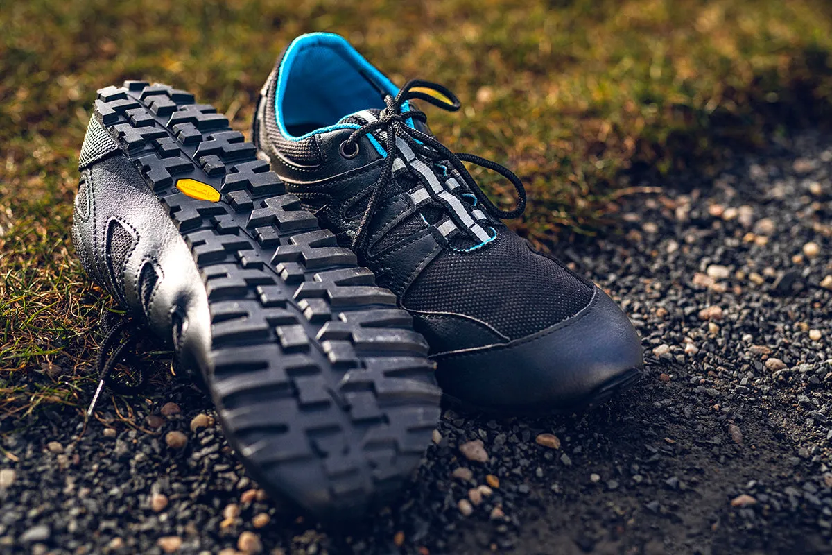 Men’s Chitra Trek&Trail barefoot blue-black sneakers